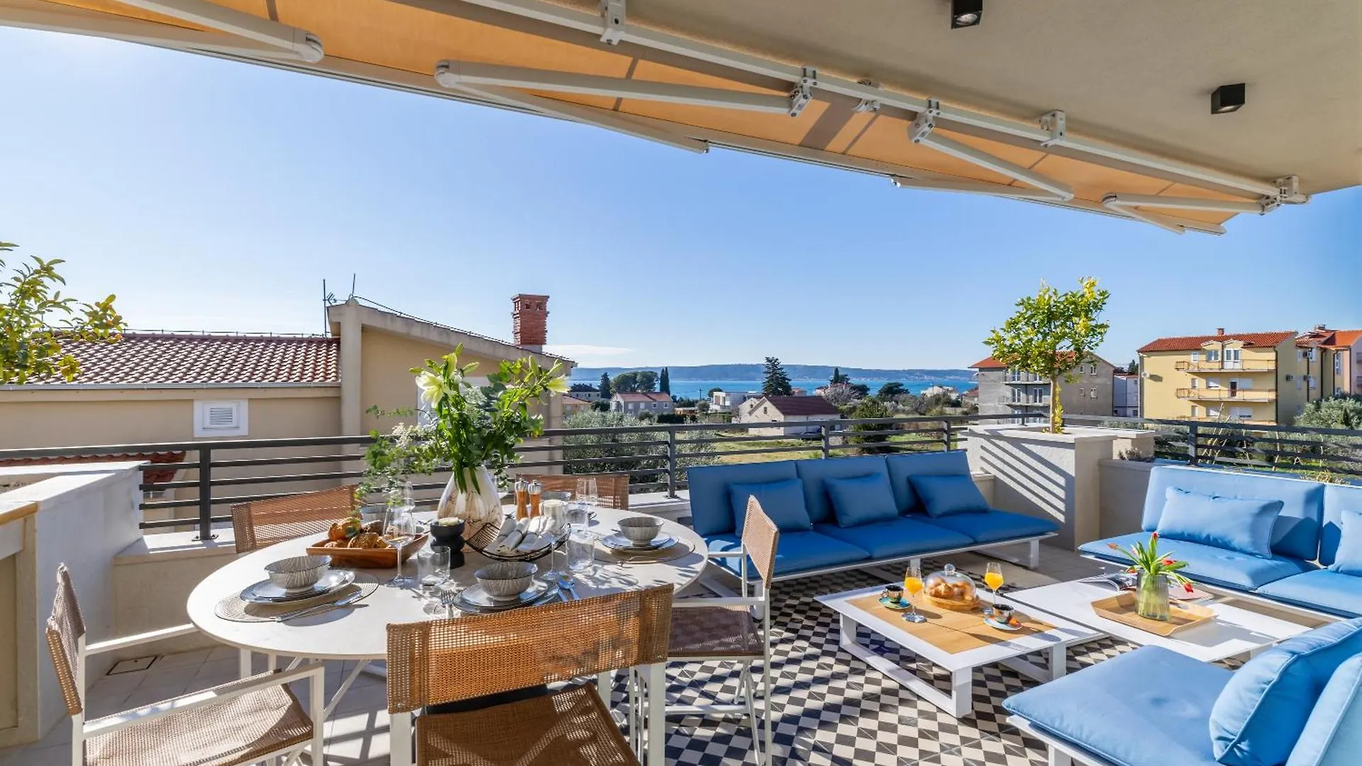 Penthouse West Side Apartment Kastela