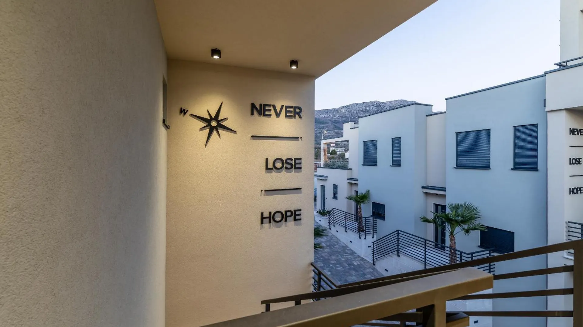 Penthouse West Side Apartment Kastela 0*,