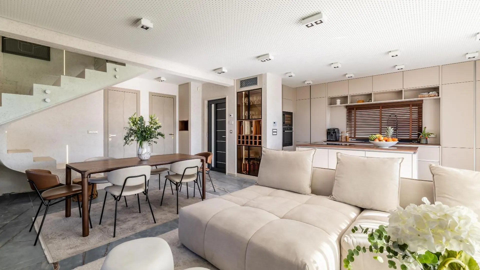 Penthouse West Side Apartment Kastela