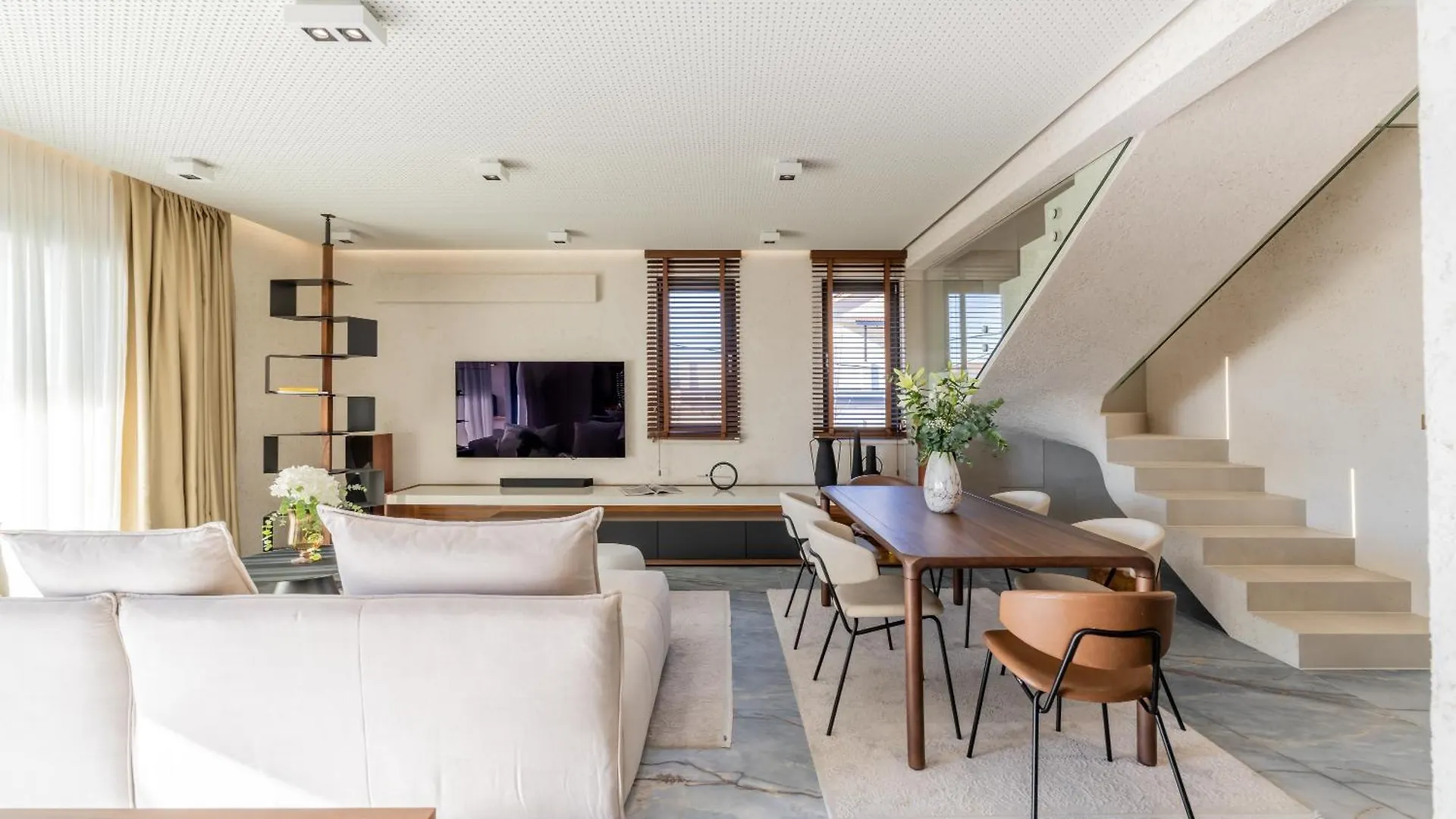 Penthouse West Side Apartment Kastela