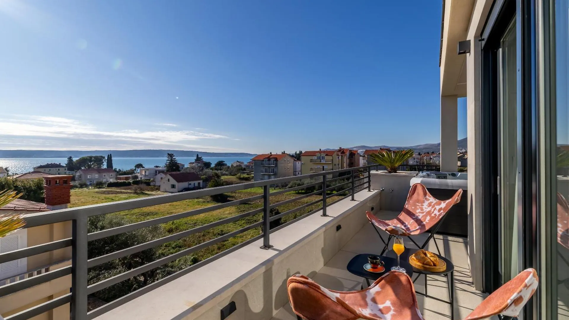 Penthouse West Side Apartment Kastela Croatia