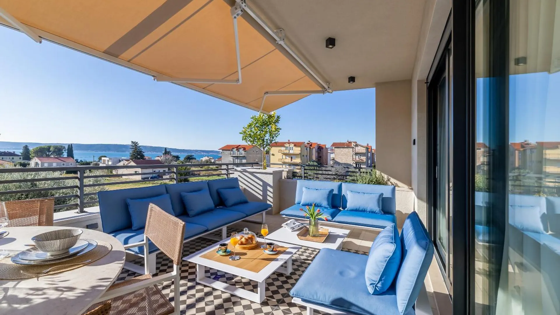Penthouse West Side Apartment Kastela