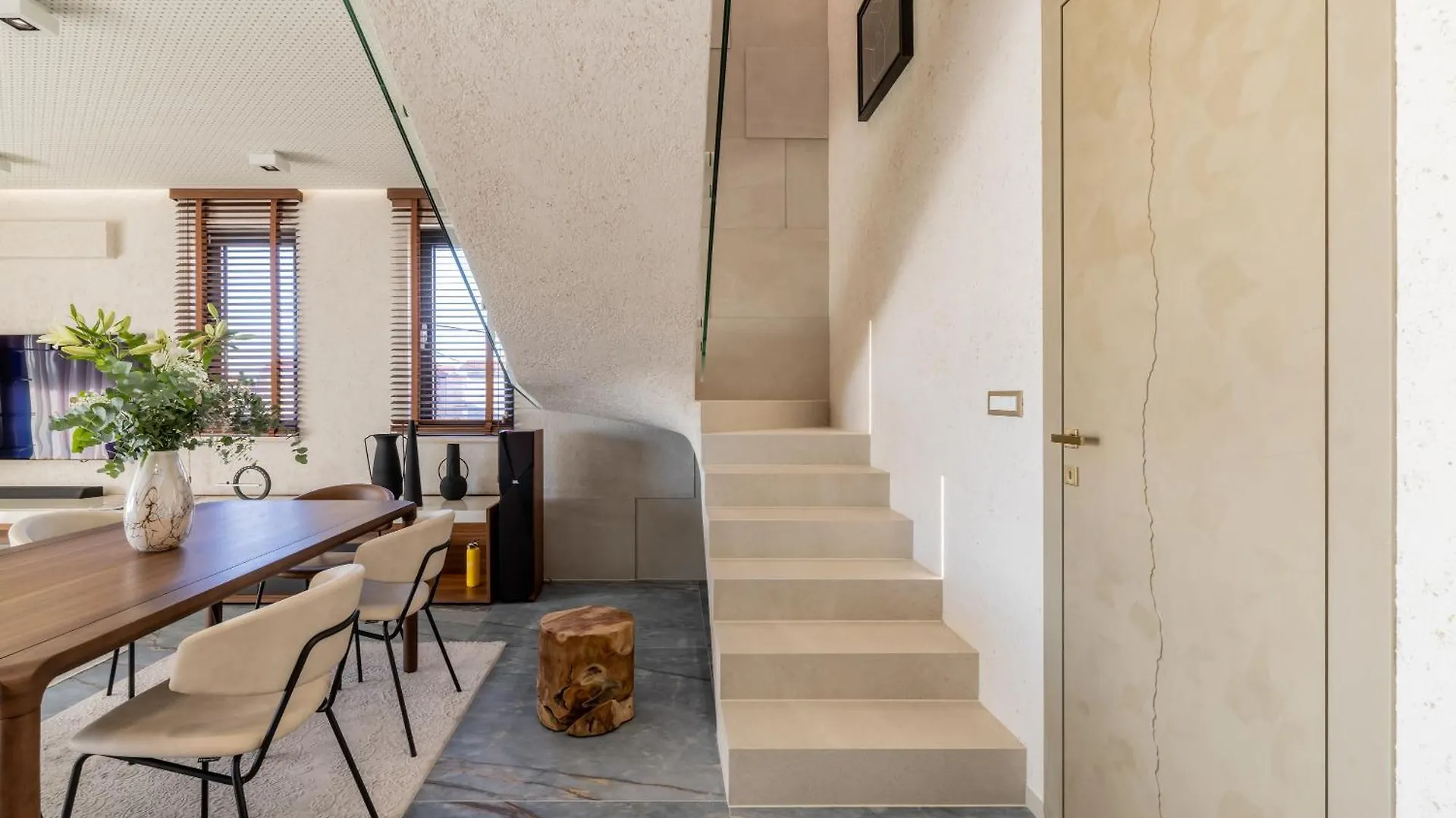 Penthouse West Side Apartment Kastela