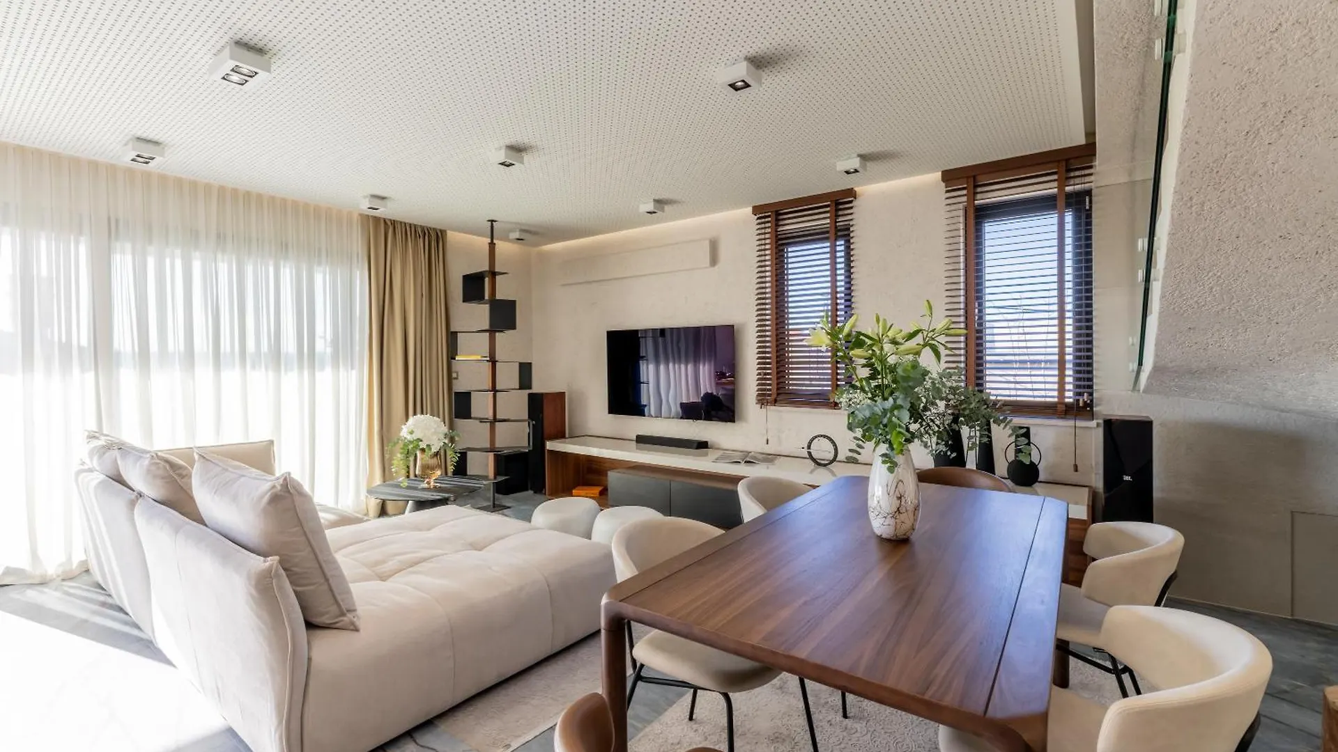 Penthouse West Side Apartment Kastela