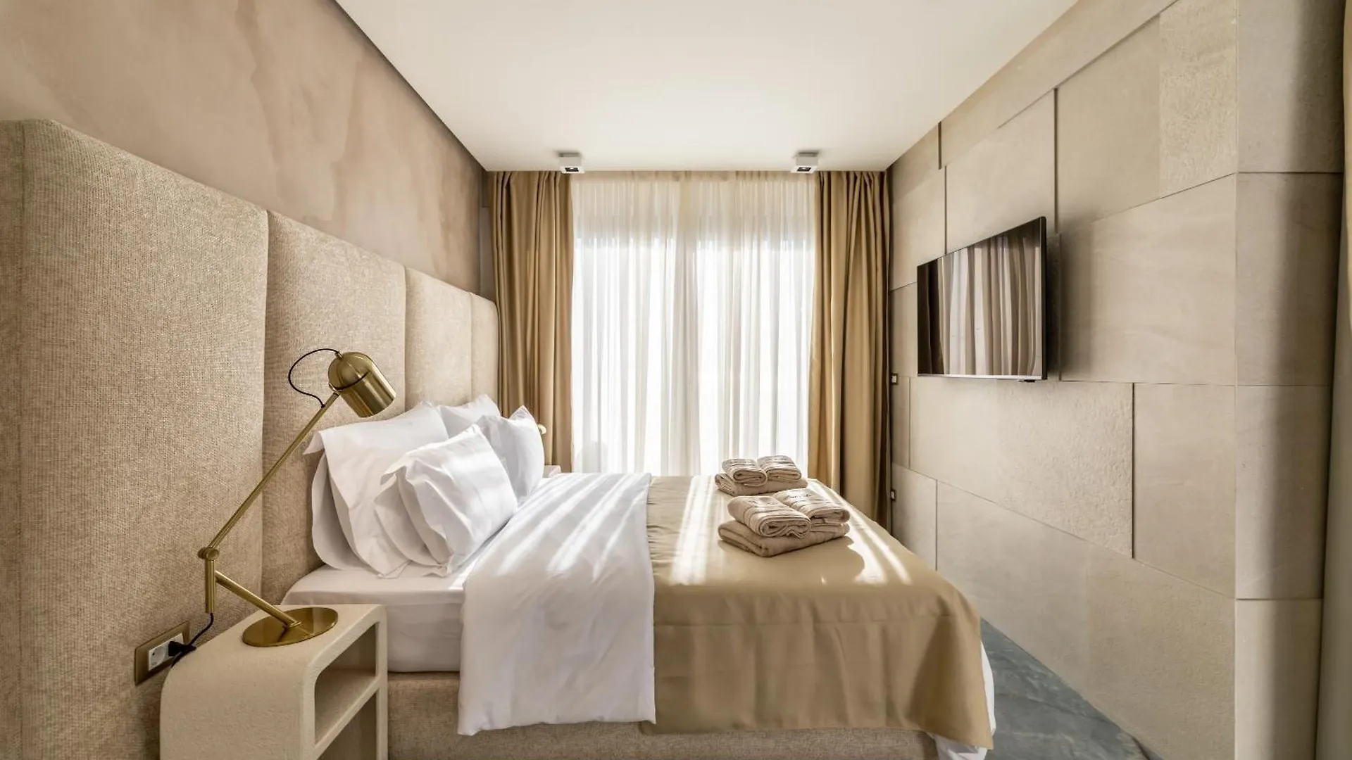 Penthouse West Side Apartment Kastela