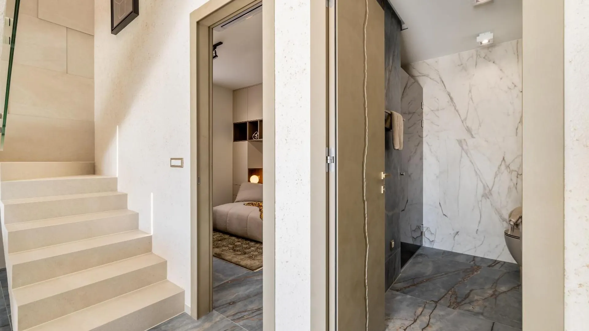 Penthouse West Side Apartment Kastela Croatia