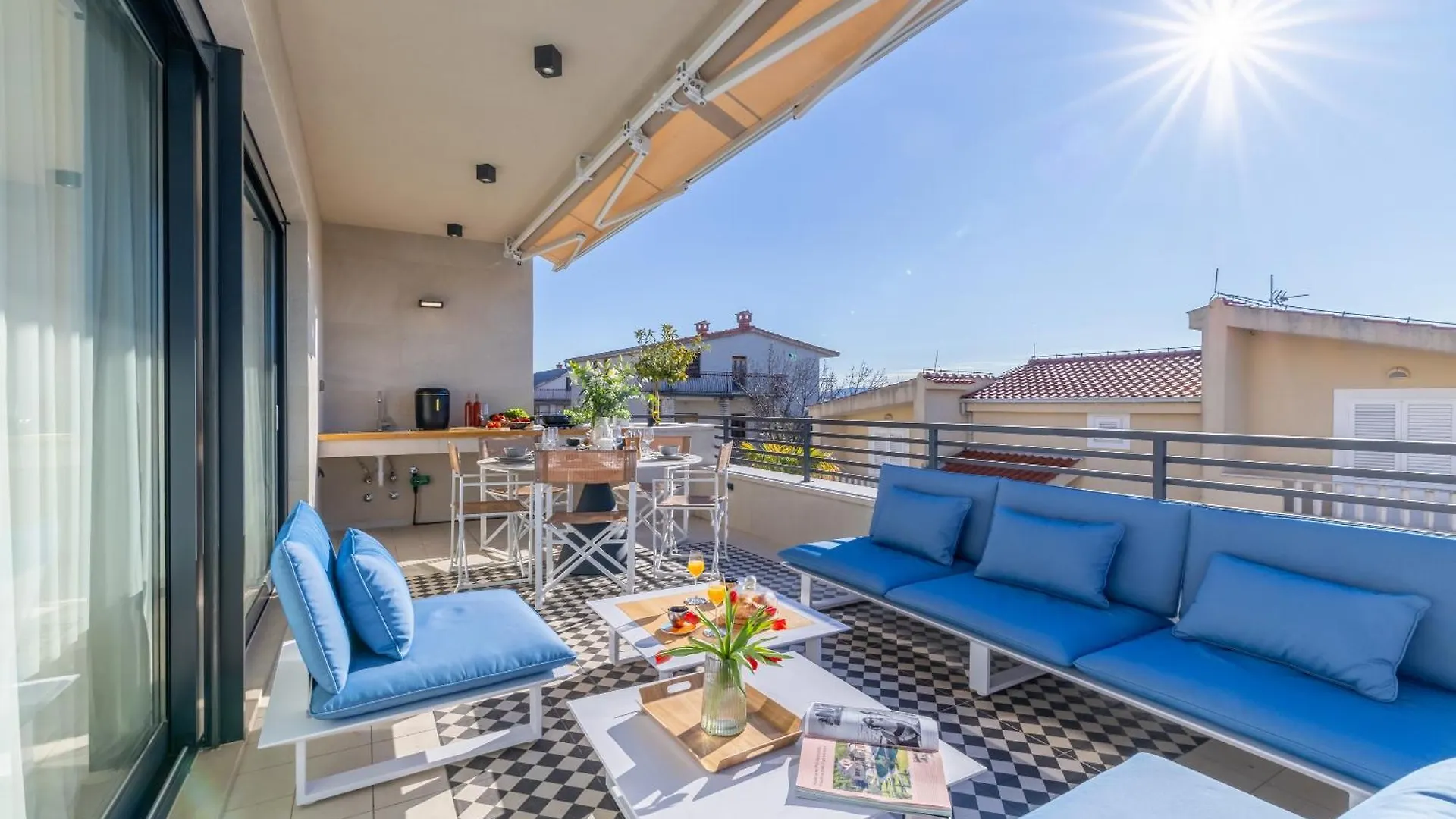 Penthouse West Side Apartment Kastela