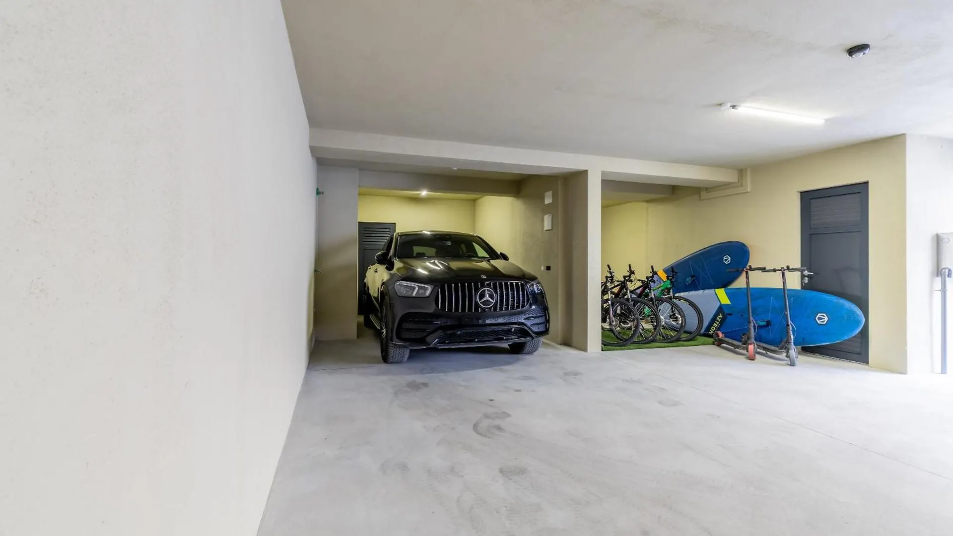 Penthouse West Side Apartment Kastela