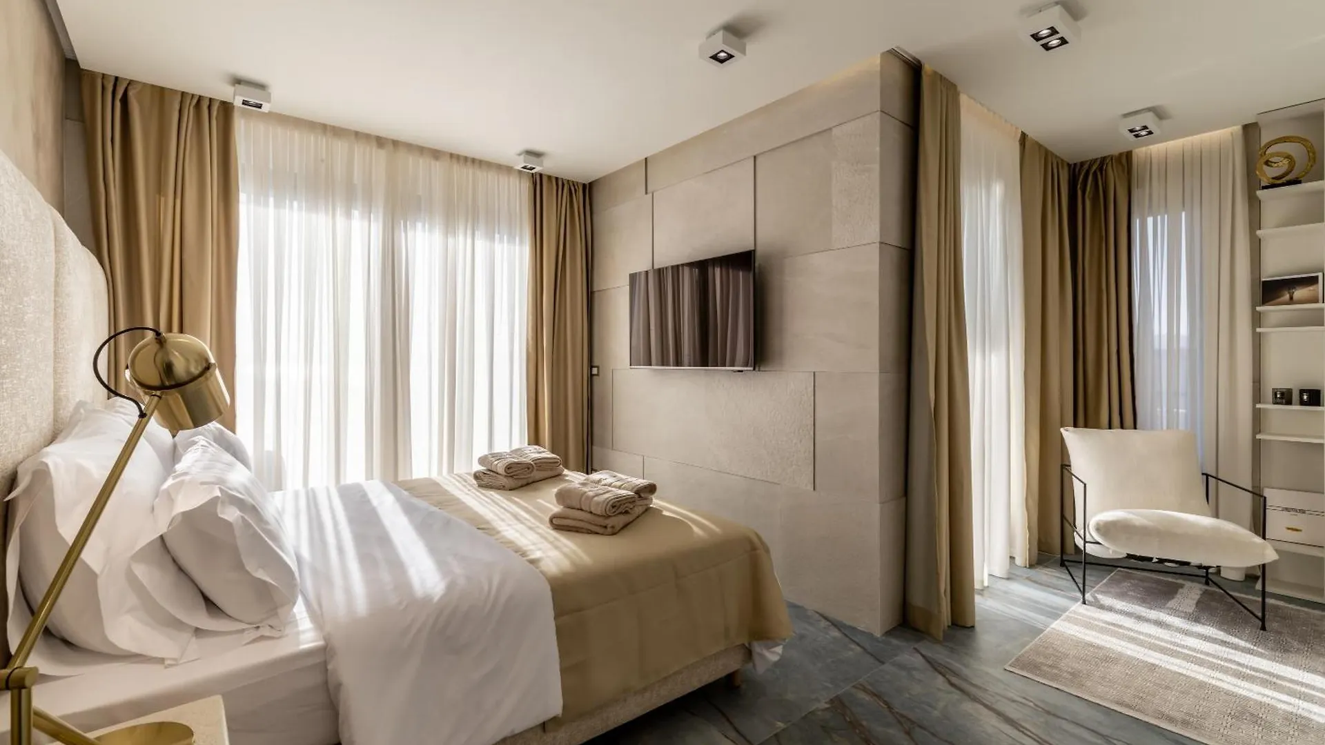 Penthouse West Side Apartment Kastela
