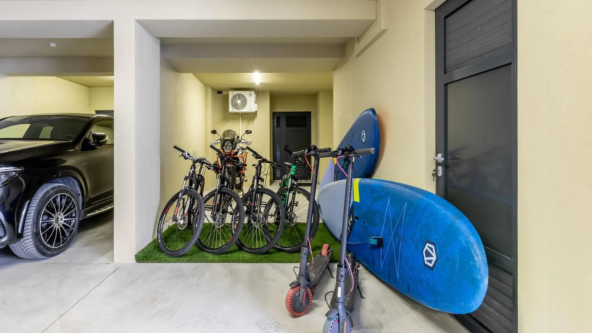 Penthouse West Side Apartment Kastela