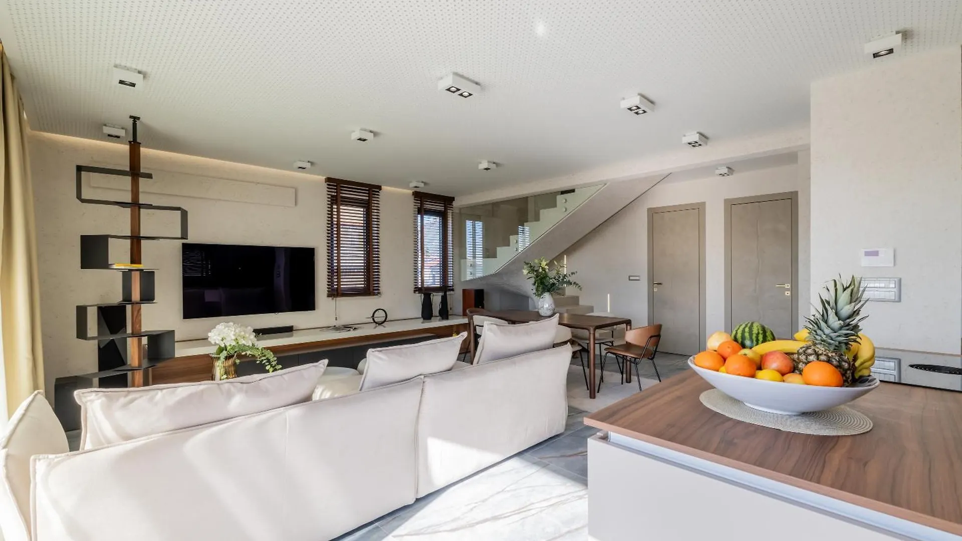Penthouse West Side Apartment Kastela