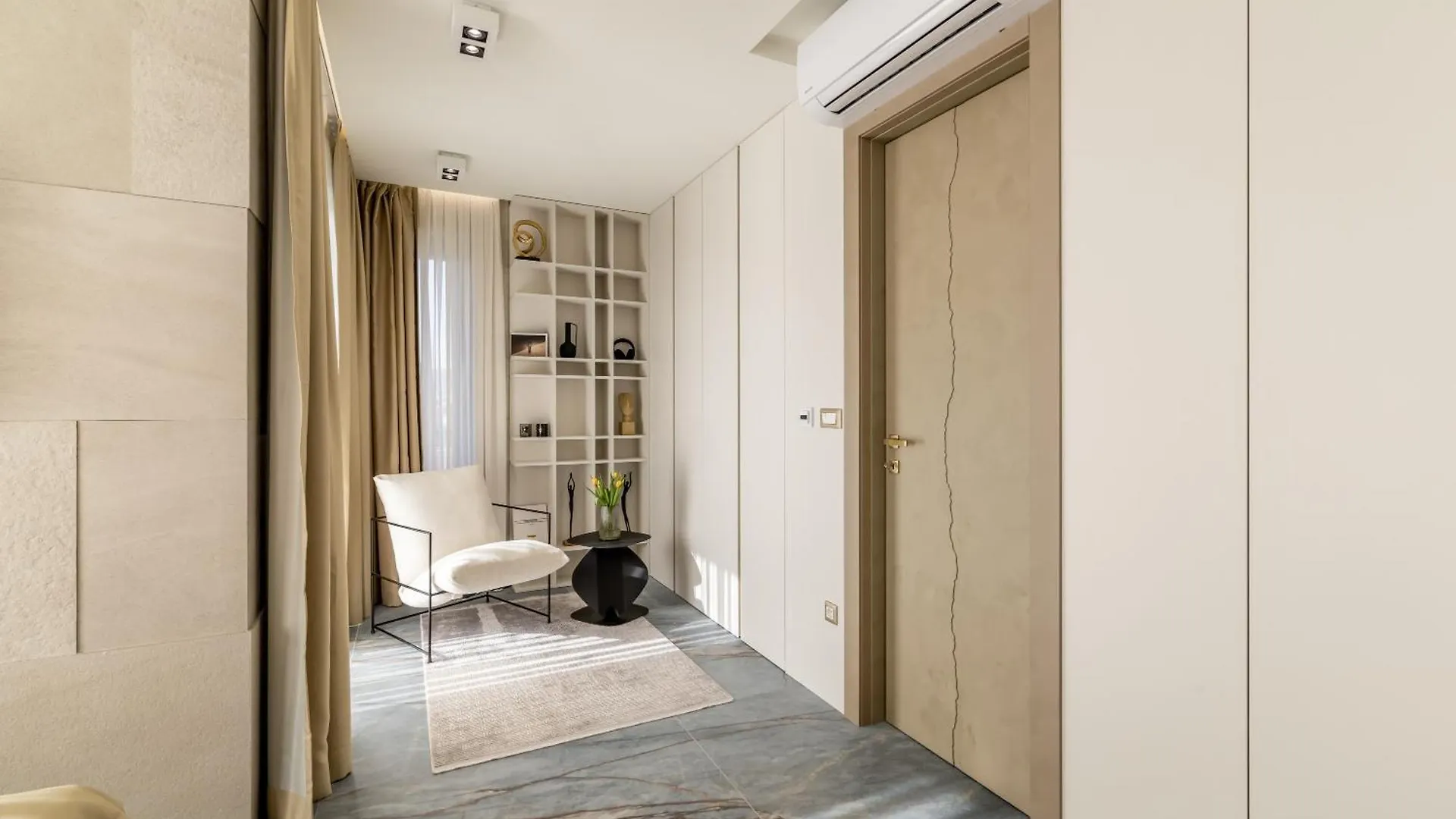 Penthouse West Side Apartment Kastela