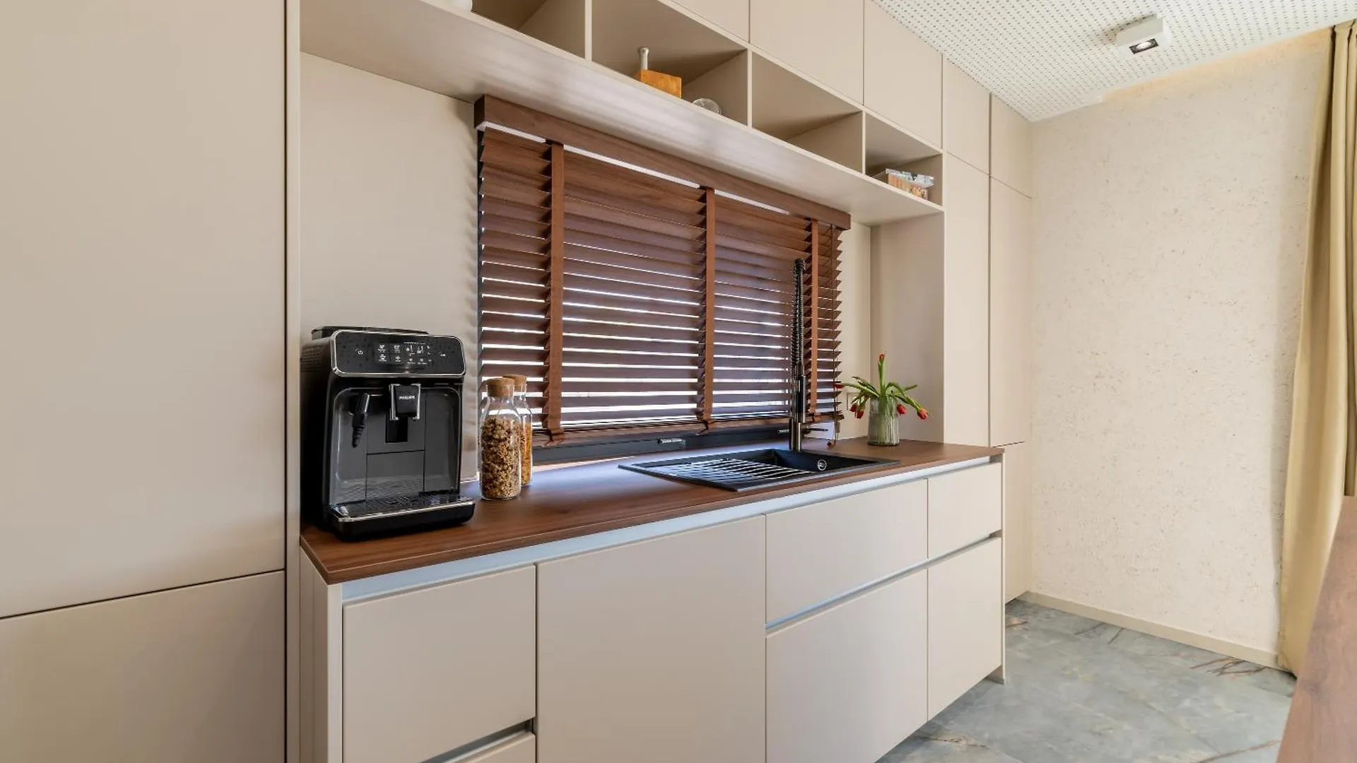 Penthouse West Side Apartment Kastela 0*,  Croatia