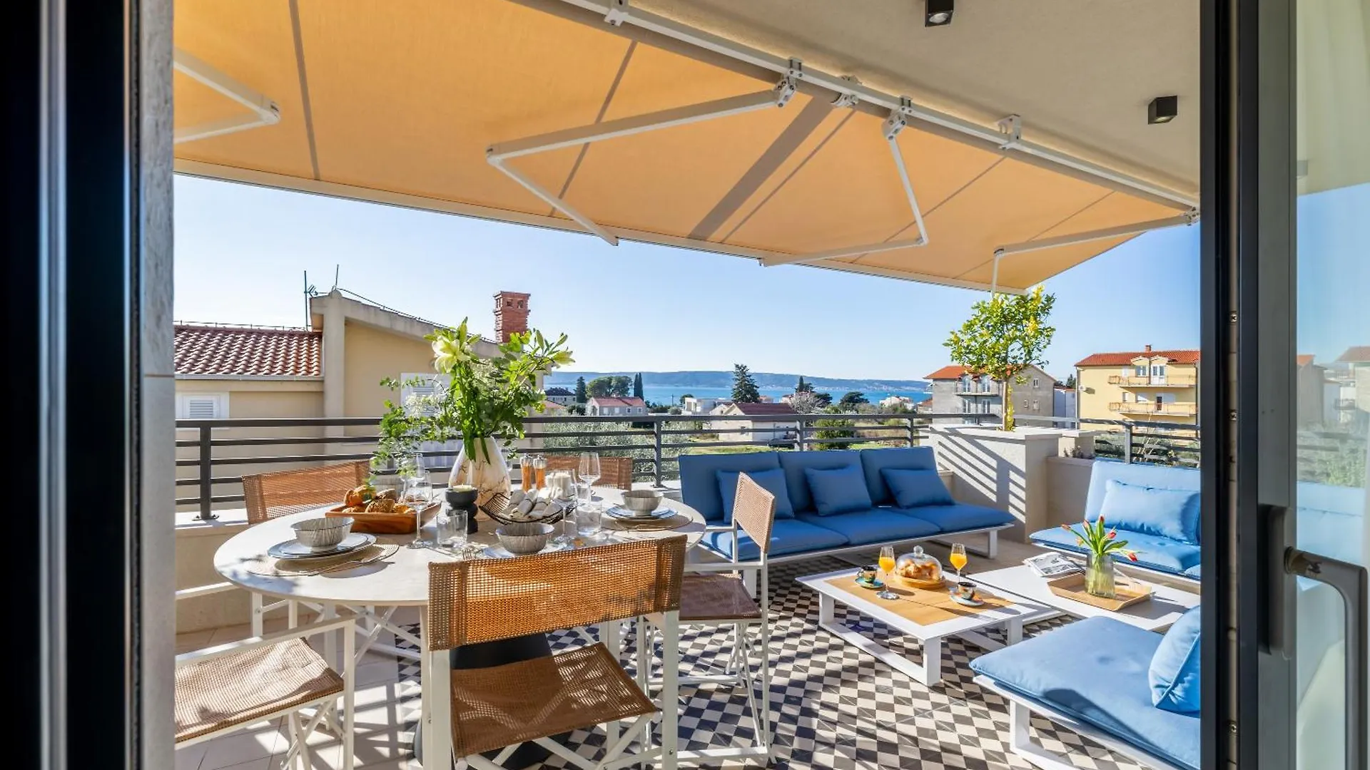 Penthouse West Side Apartment Kastela