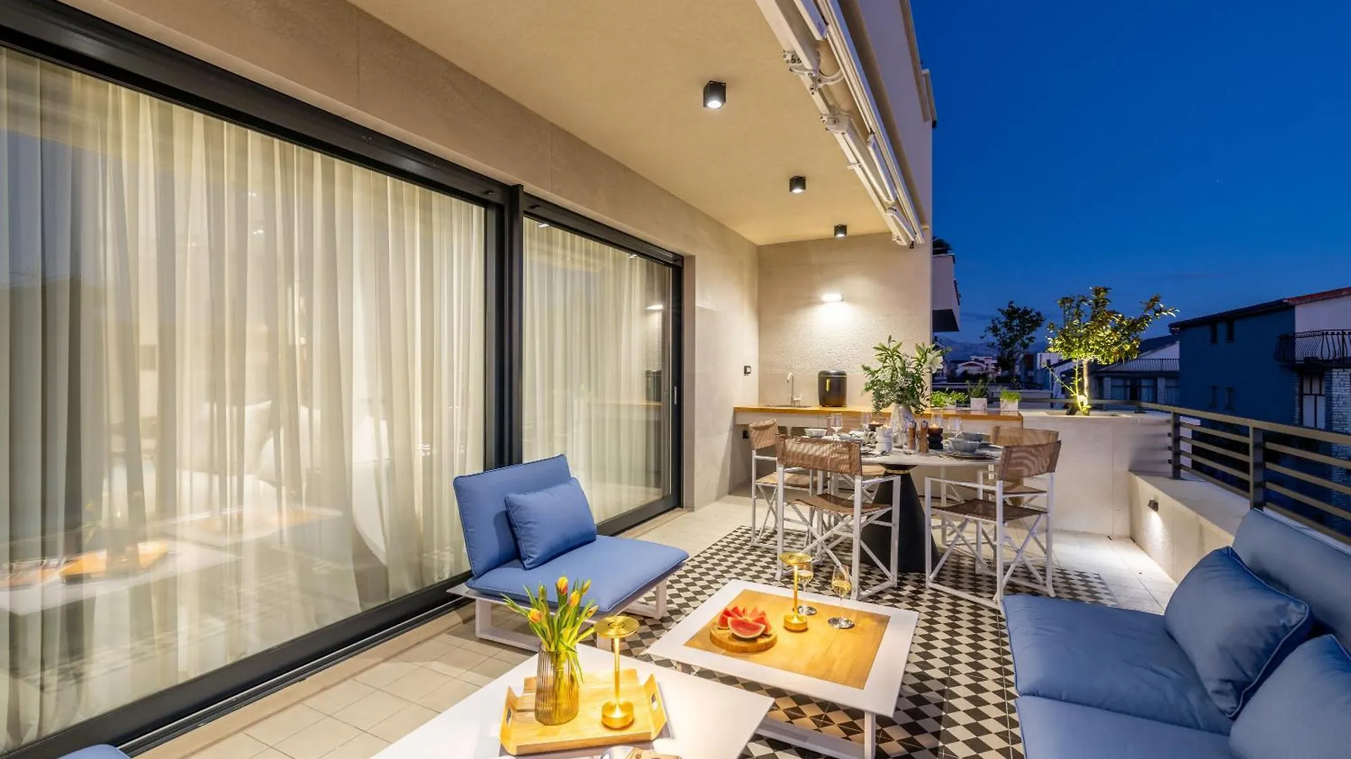 Penthouse West Side Apartment Kastela