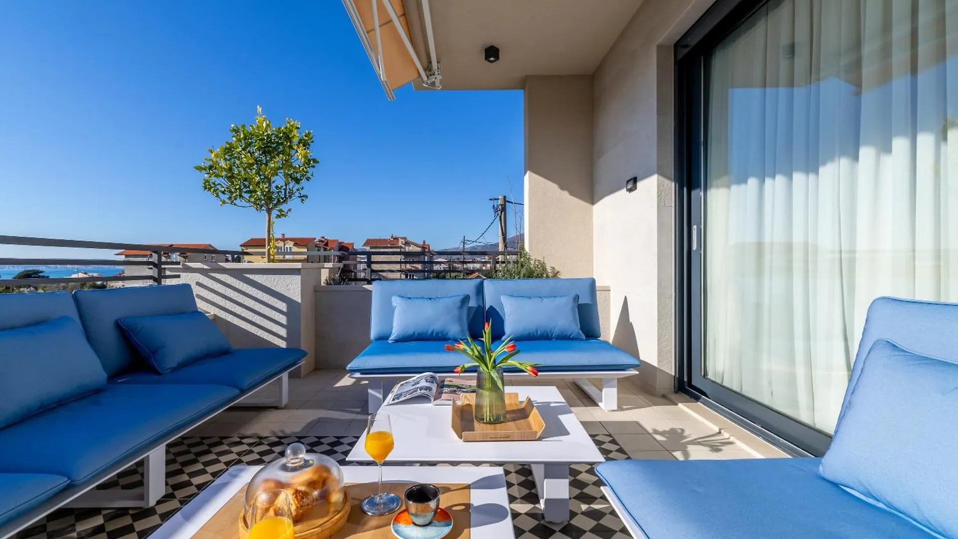 Penthouse West Side Apartment Kastela