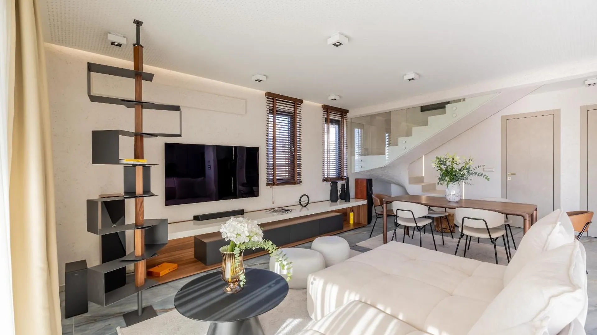 Penthouse West Side Apartment Kastela